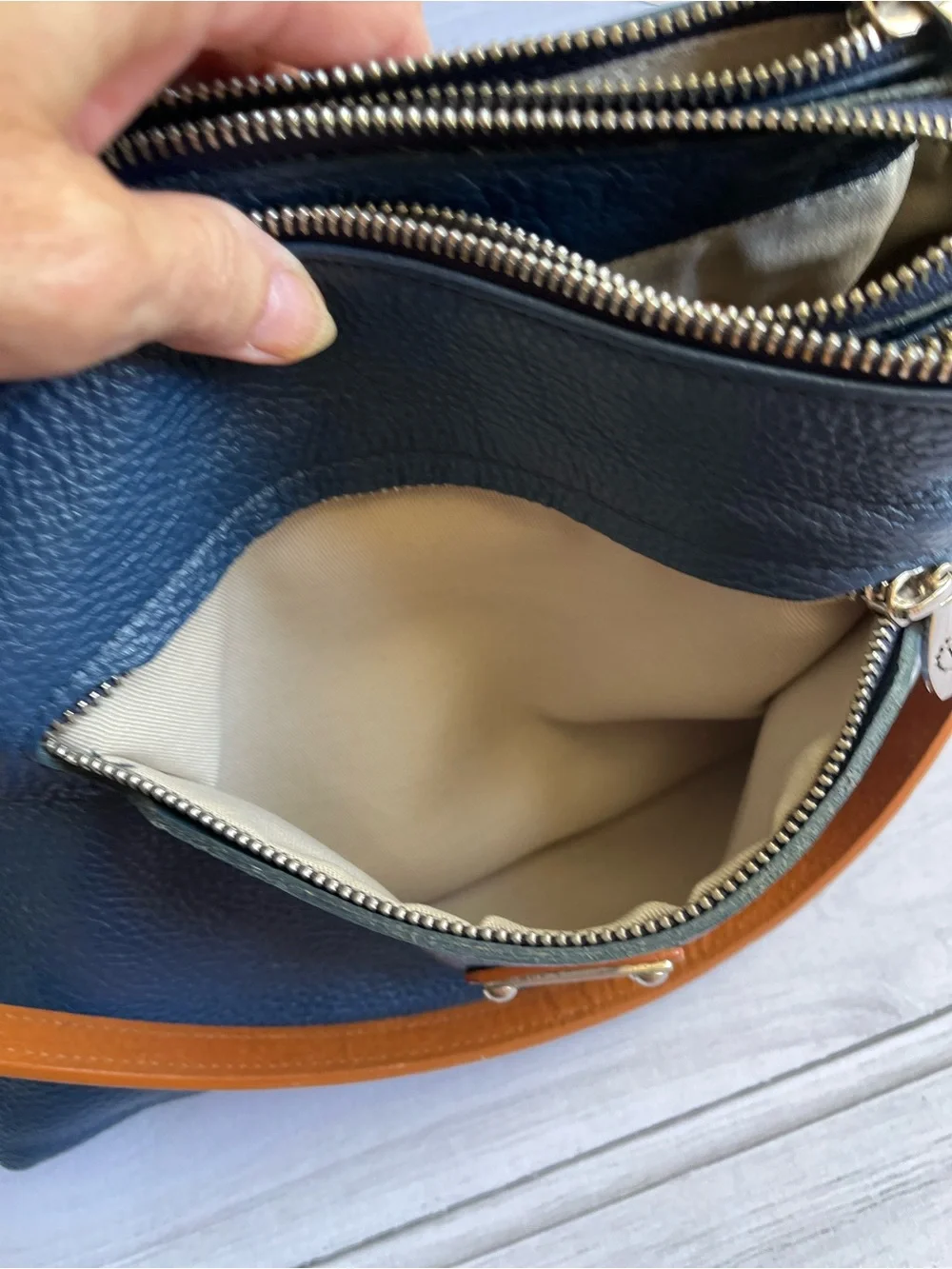 Valentina Italia blue pebbled leather shoulder bag purse & smooth leather strap